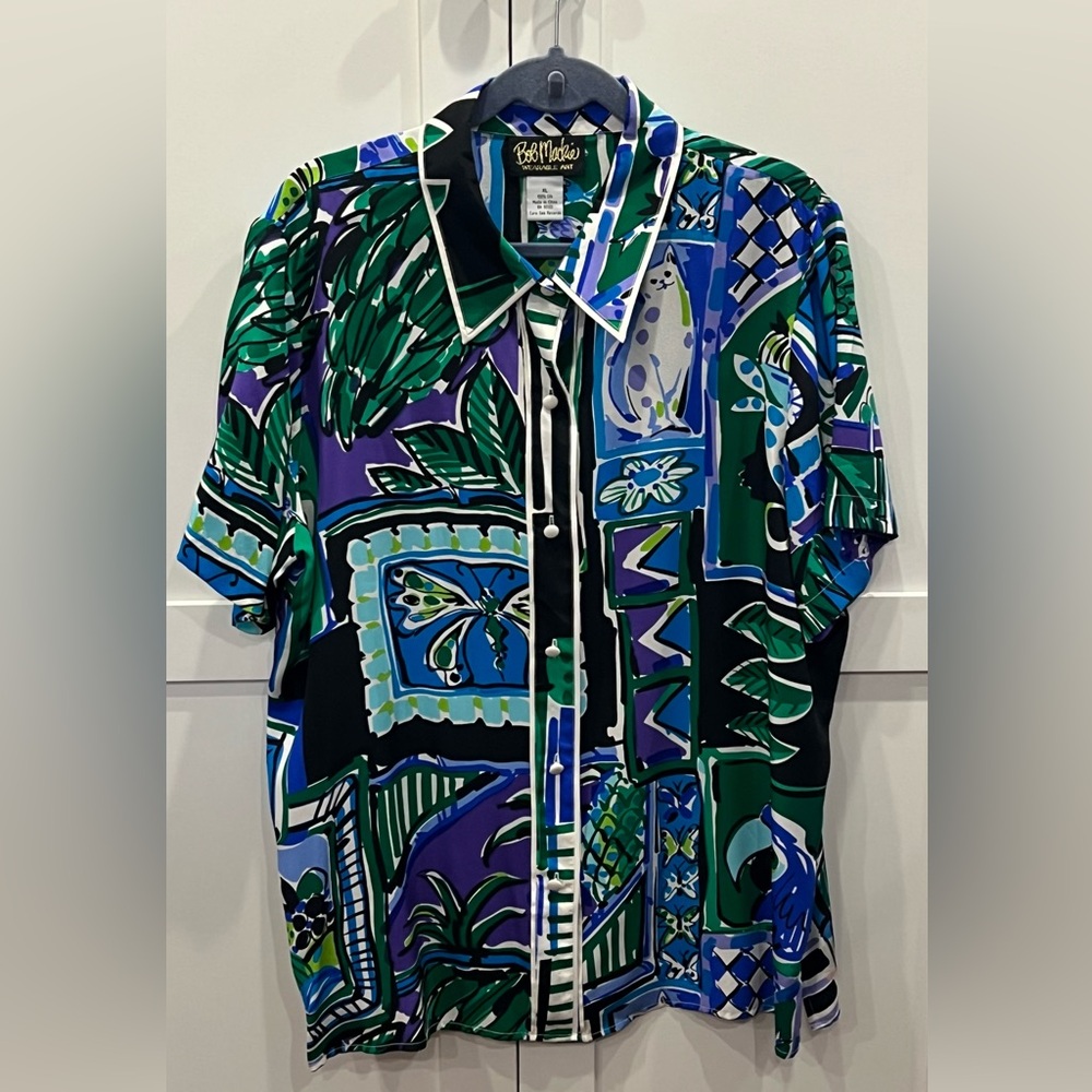 Bob Mackie Wearable Art 100% Silk Short Sleeve Button Down Blouse